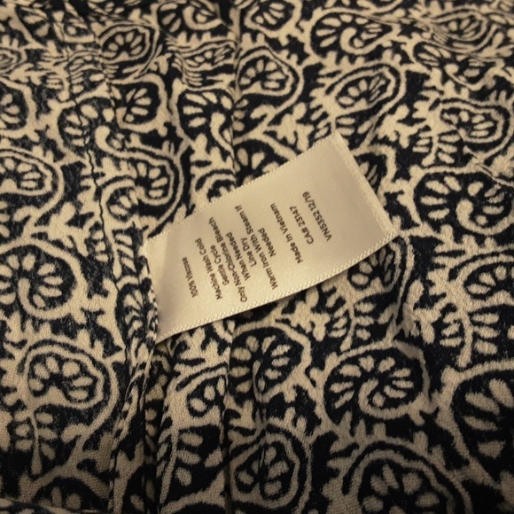 Talbot Floral Inspired Wrap Top SZ LG - Picture 6 of 6